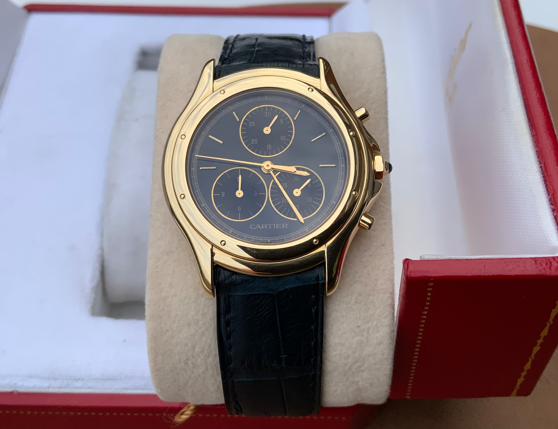 Cartier Cougar chronograph in 18k yellow gold with blue dial