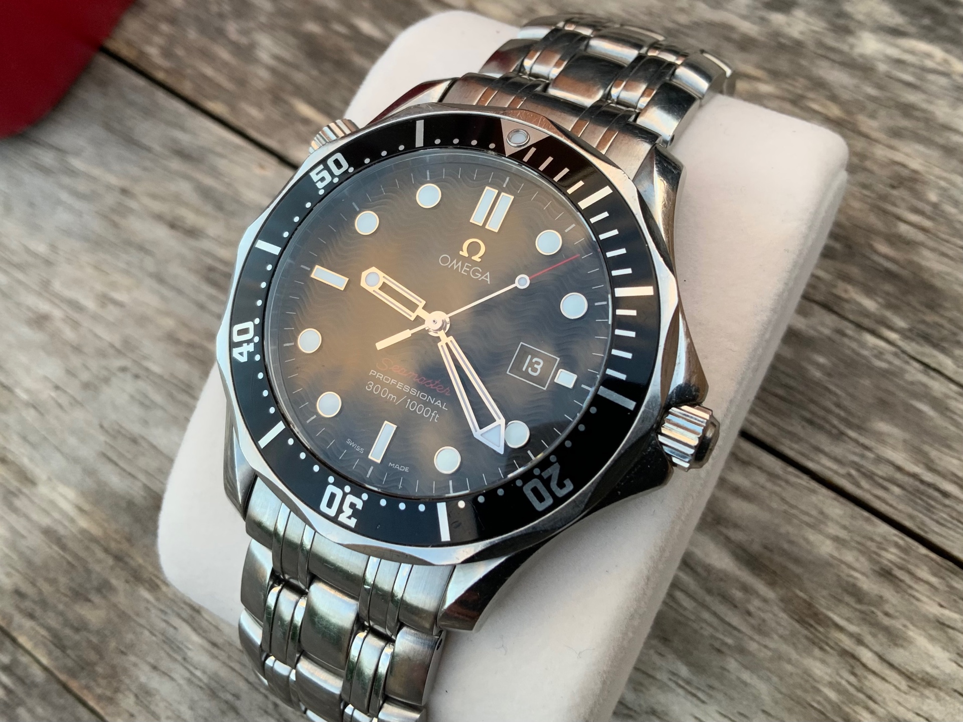 Omega Seamaster Diver 300M Quartz, frontal view